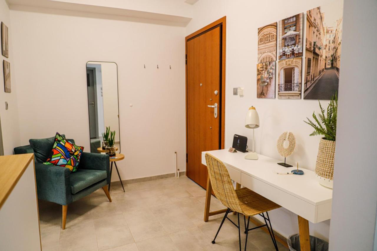 Newly Renovated Apartment 7 Min Walk From Acropolis Athen Exterior foto