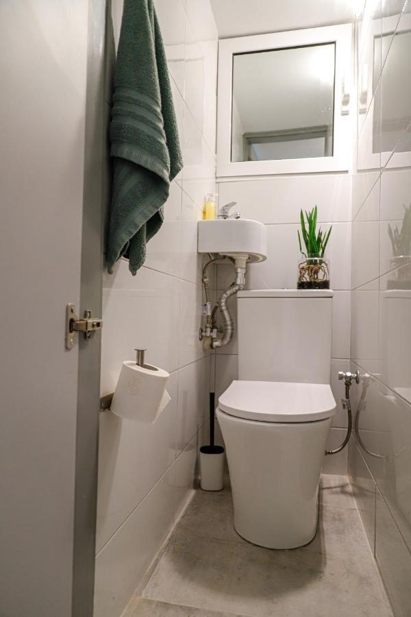 Newly Renovated Apartment 7 Min Walk From Acropolis Athen Exterior foto