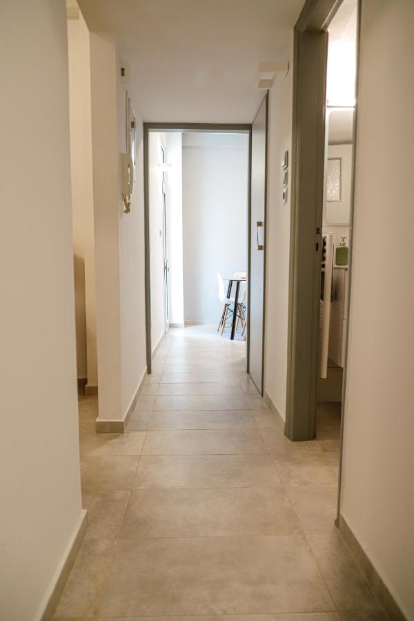 Newly Renovated Apartment 7 Min Walk From Acropolis Athen Exterior foto