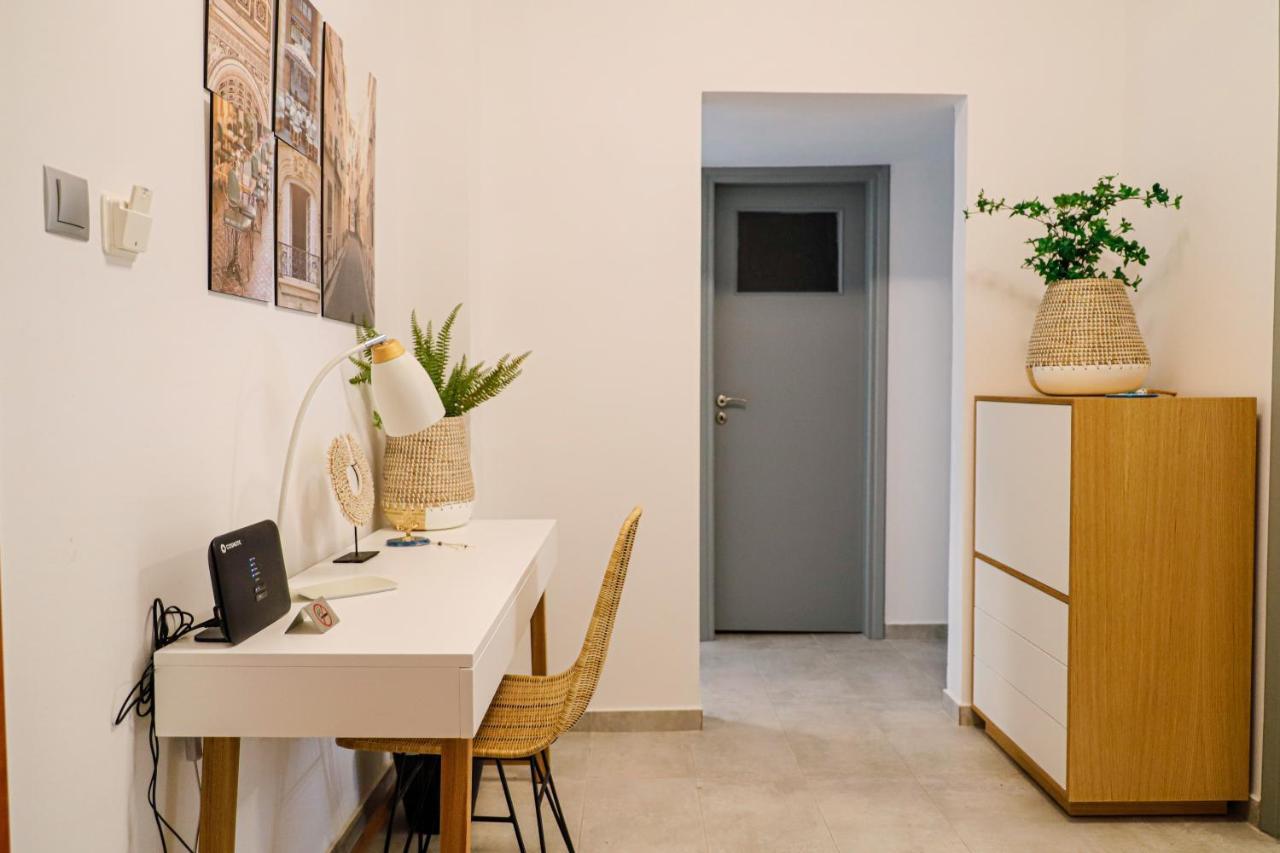 Newly Renovated Apartment 7 Min Walk From Acropolis Athen Exterior foto